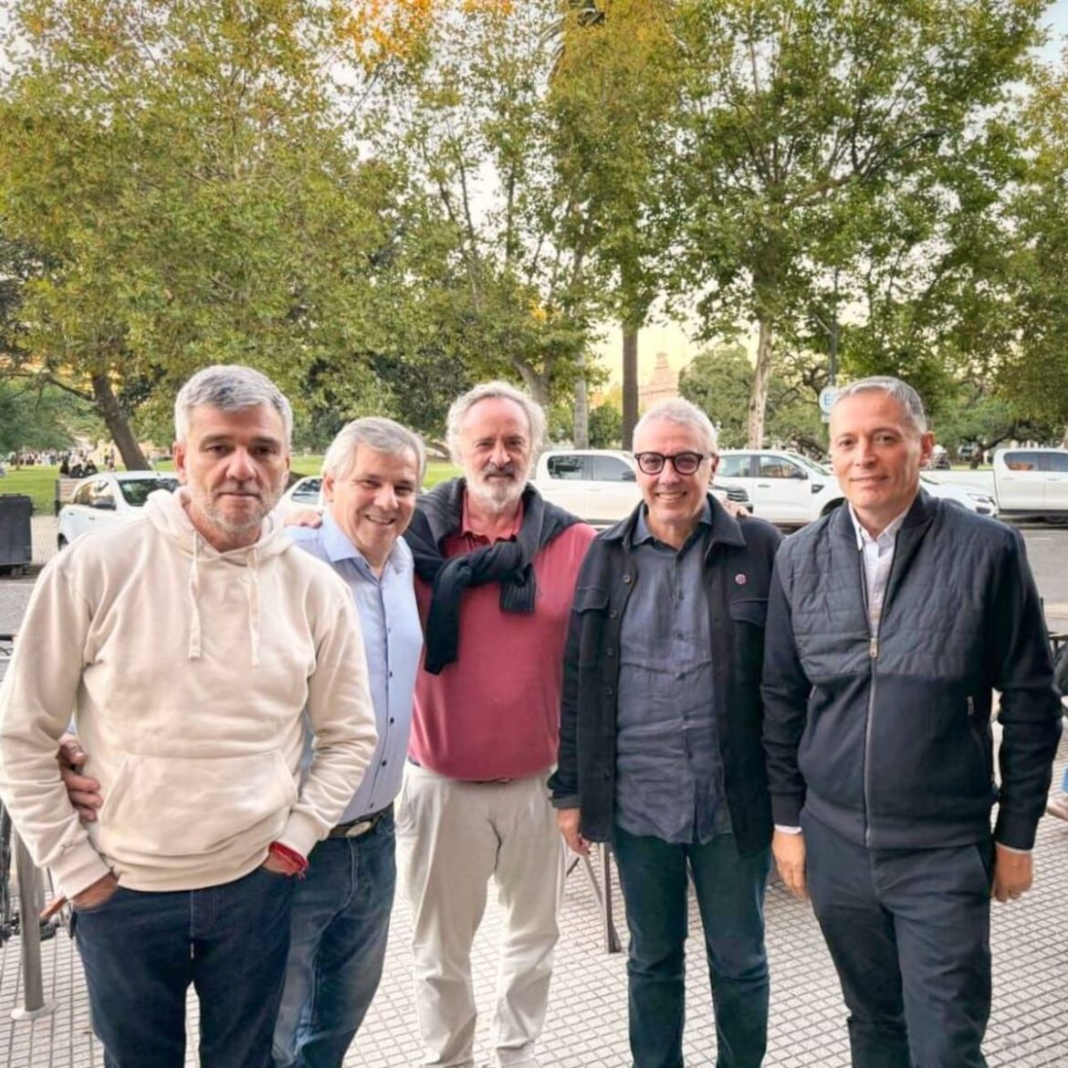 Los intendentes bonaerenses se rebelan contra los armados nacionales y ganan protagonismo
