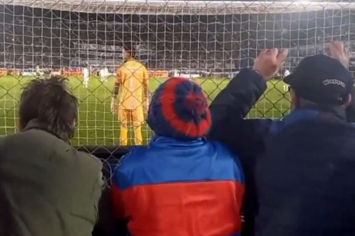 El arquero que enfrenta críticas aquí y allá, pero afirma: "Estoy orgulloso de ser ecuatoriano"