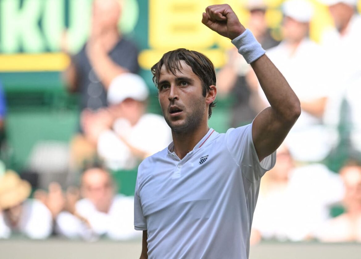 Etcheverry reaccionó y ganó una batalla asistido por Frana, y Venus Williams no pudo... a los 45 años