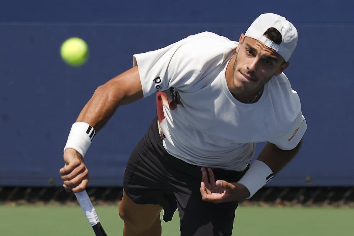 Francisco Cerúndolo venció al italiano Matteo Arnaldi y avanzó a la segunda ronda del US Open
