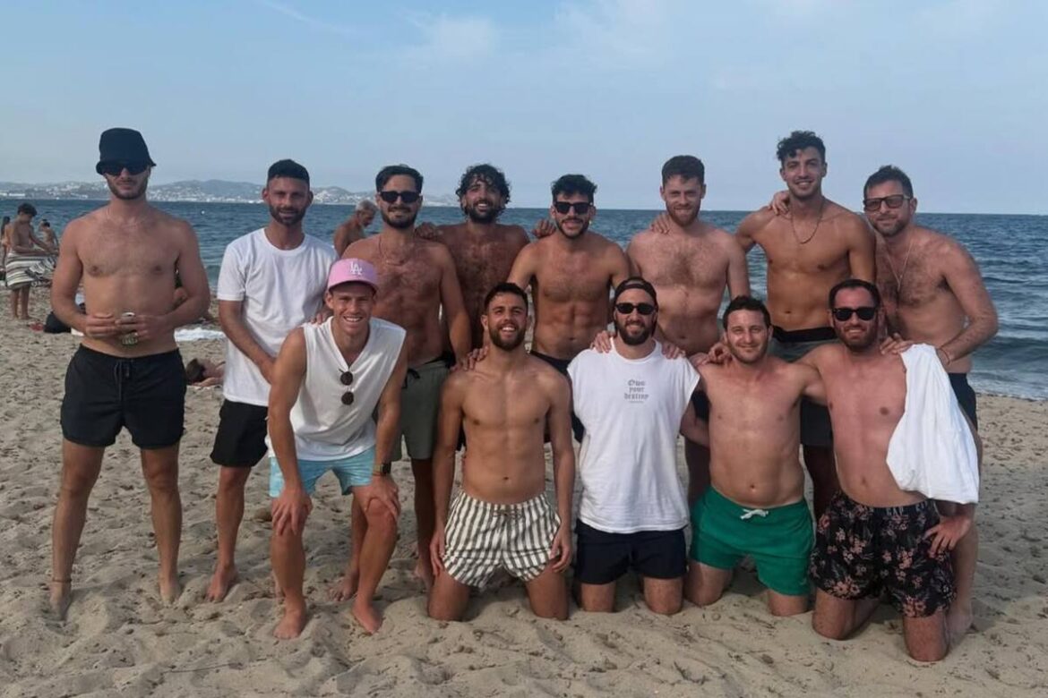 La despedida de soltero de Diego Schwartzman antes de su casamiento con Eugenia De Martino: playa, tragos y amigos