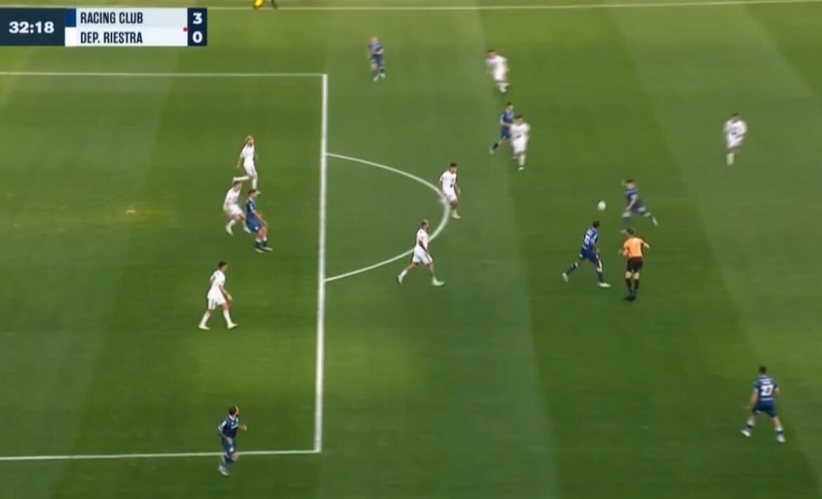 Un penal pocas veces visto, roja directa y... el blooper en contra: Racing golea en la cancha de Lanús