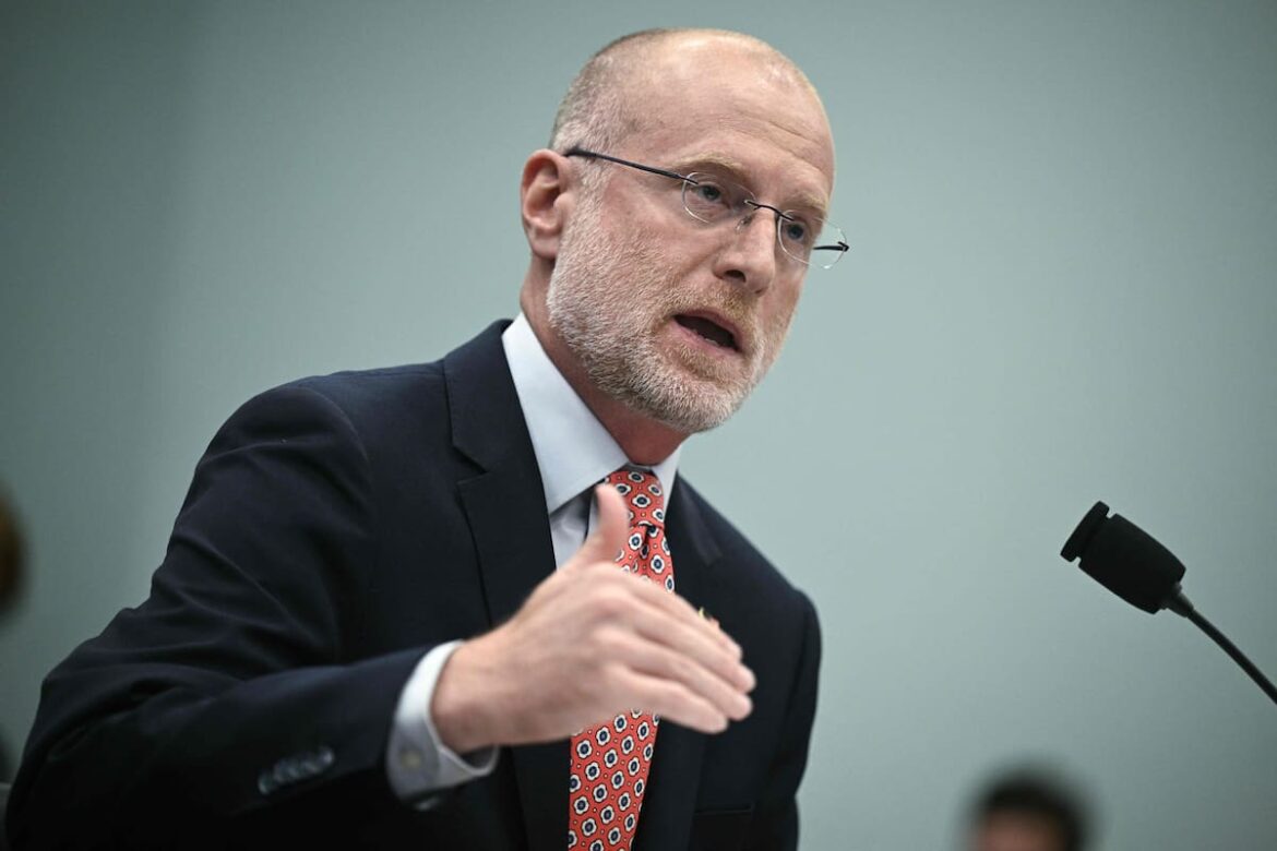 El “brazo armado” de Trump contra los medios ahora quiere llevar su guerra a fondo