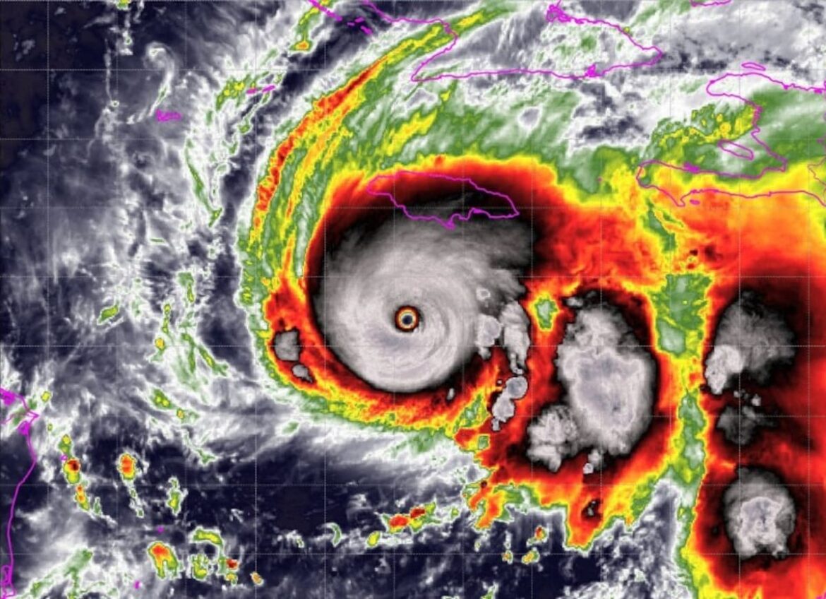 Huracán Melissa de categoría 5, en vivo: última hora, impacto en Jamaica y trayectoria minuto a minuto