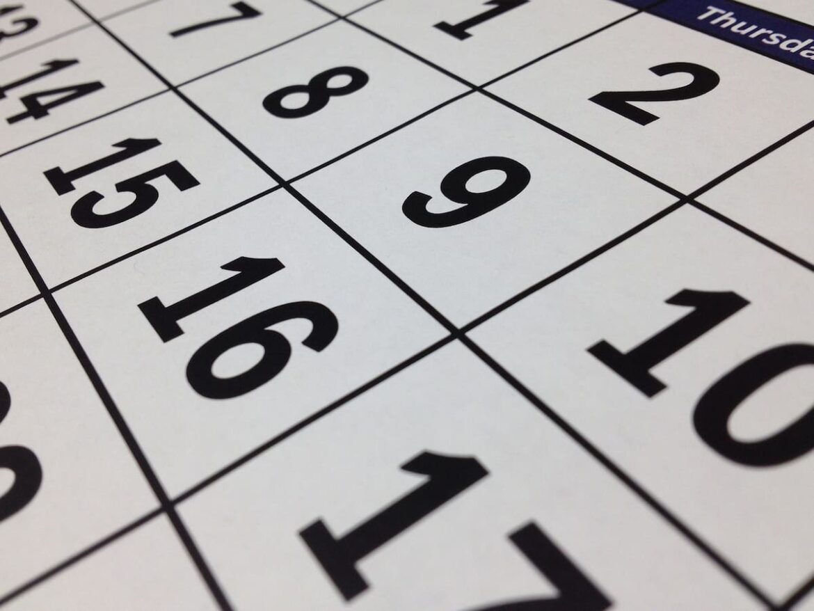 Qué día es feriado, ¿el viernes 10 o el domingo 12?