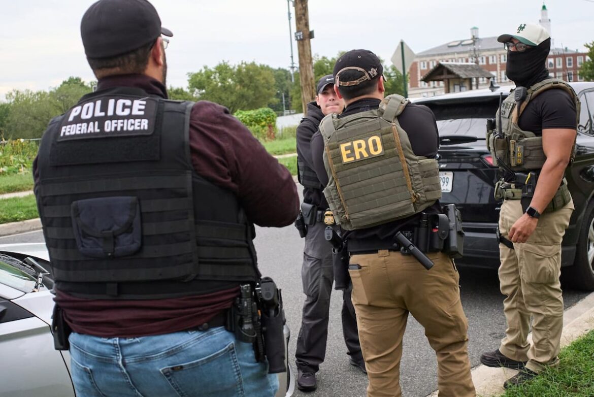 Qué documentos pide ICE al detener a un migrante en Florida