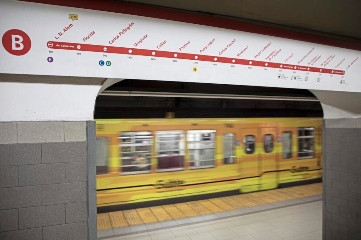 ¿Cuánto tiempo perdés esperando el subte? La calculadora de LA NACION te informa qué línea demora más