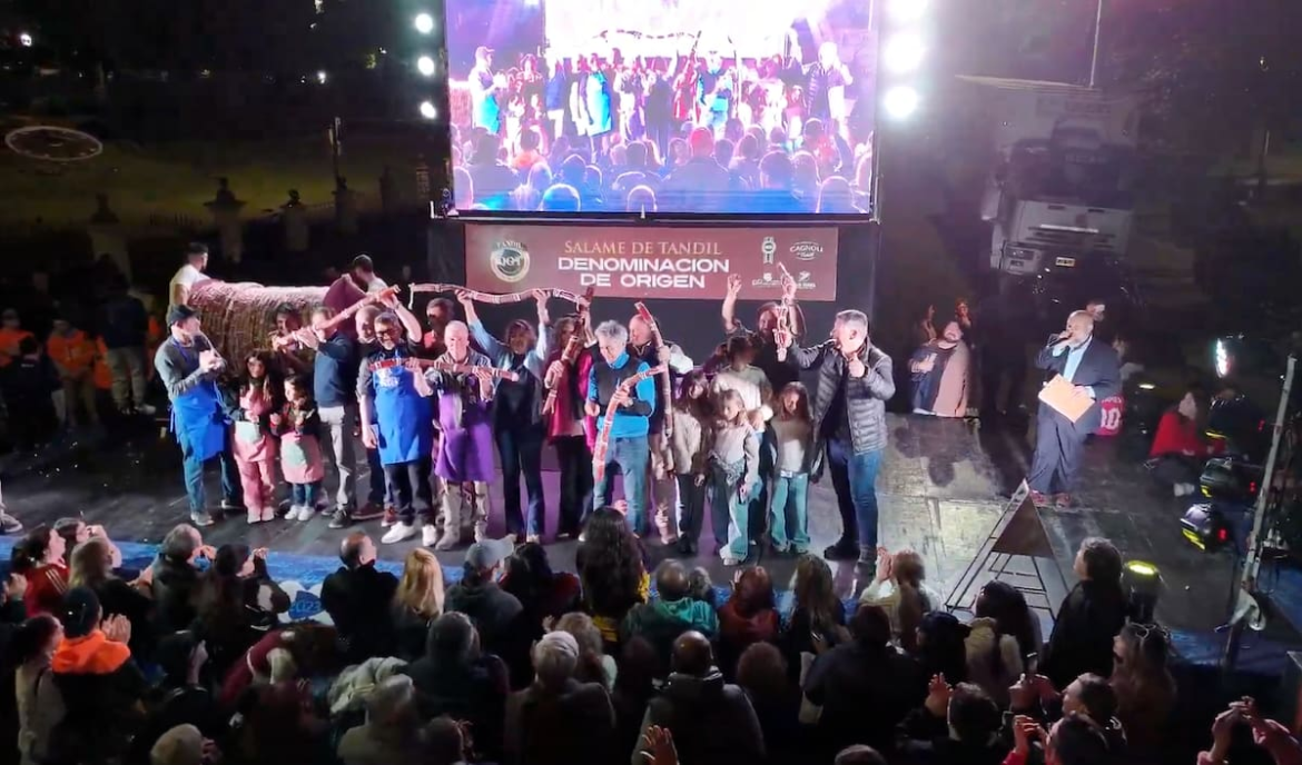 Tandil quebró un récord y tiene otra vez el salame más largo del mundo