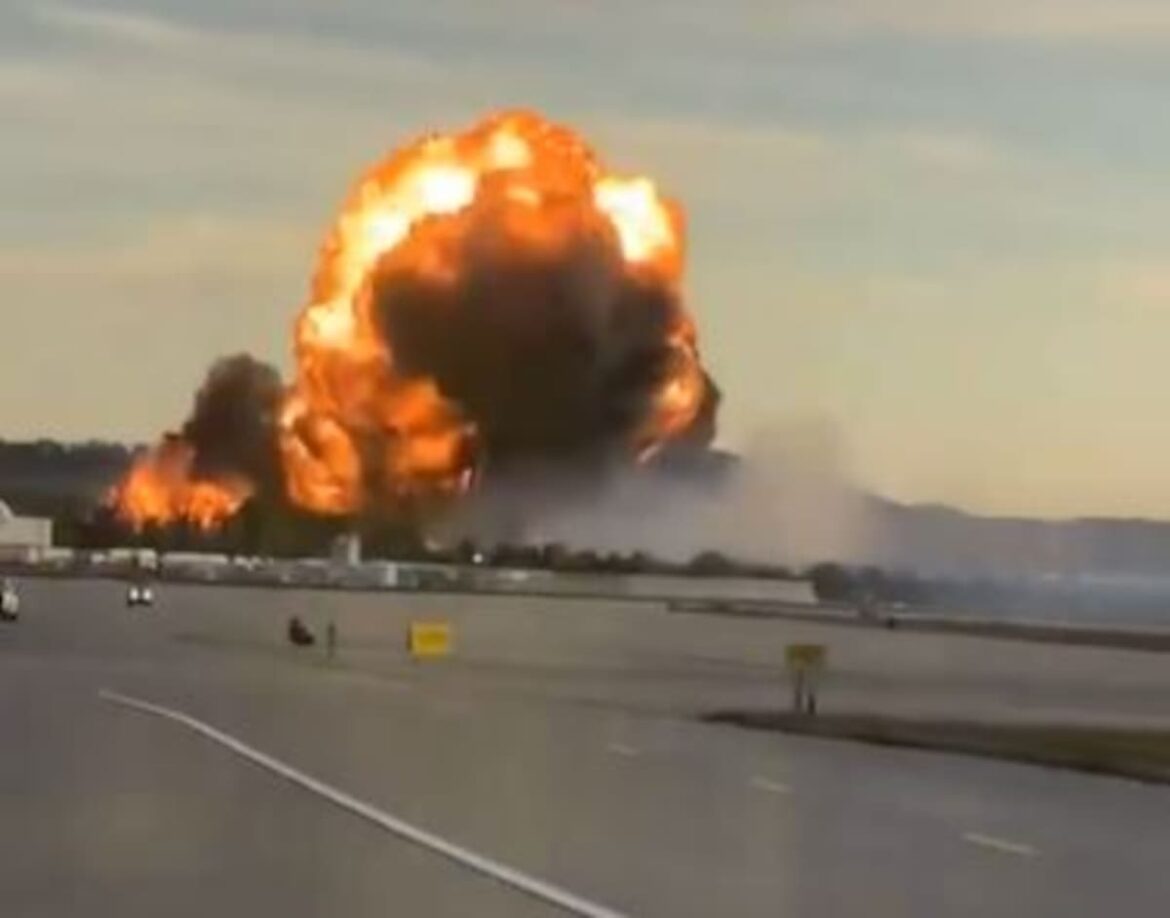 Un avión se estrelló durante el despegue en el aeropuerto de Louisville, Kentucky