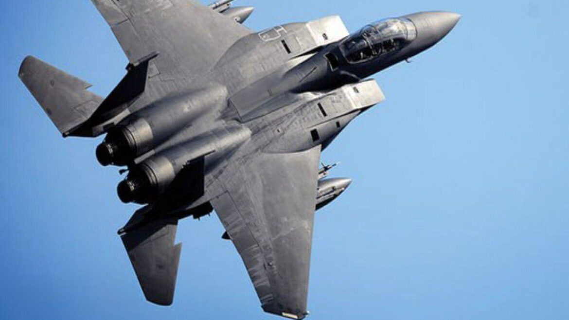 EE.UU. lanza un operativo de rescate de dos pilotos en Irán tras el derribo de un jet norteamericano